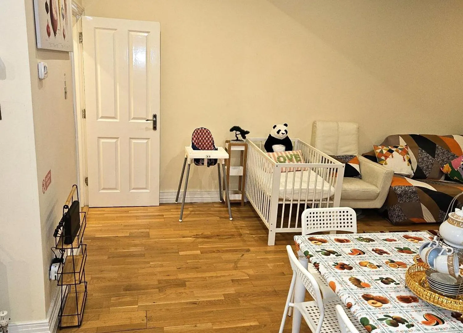 Heathrow Mansion Shuttles Apartment Uxbridge