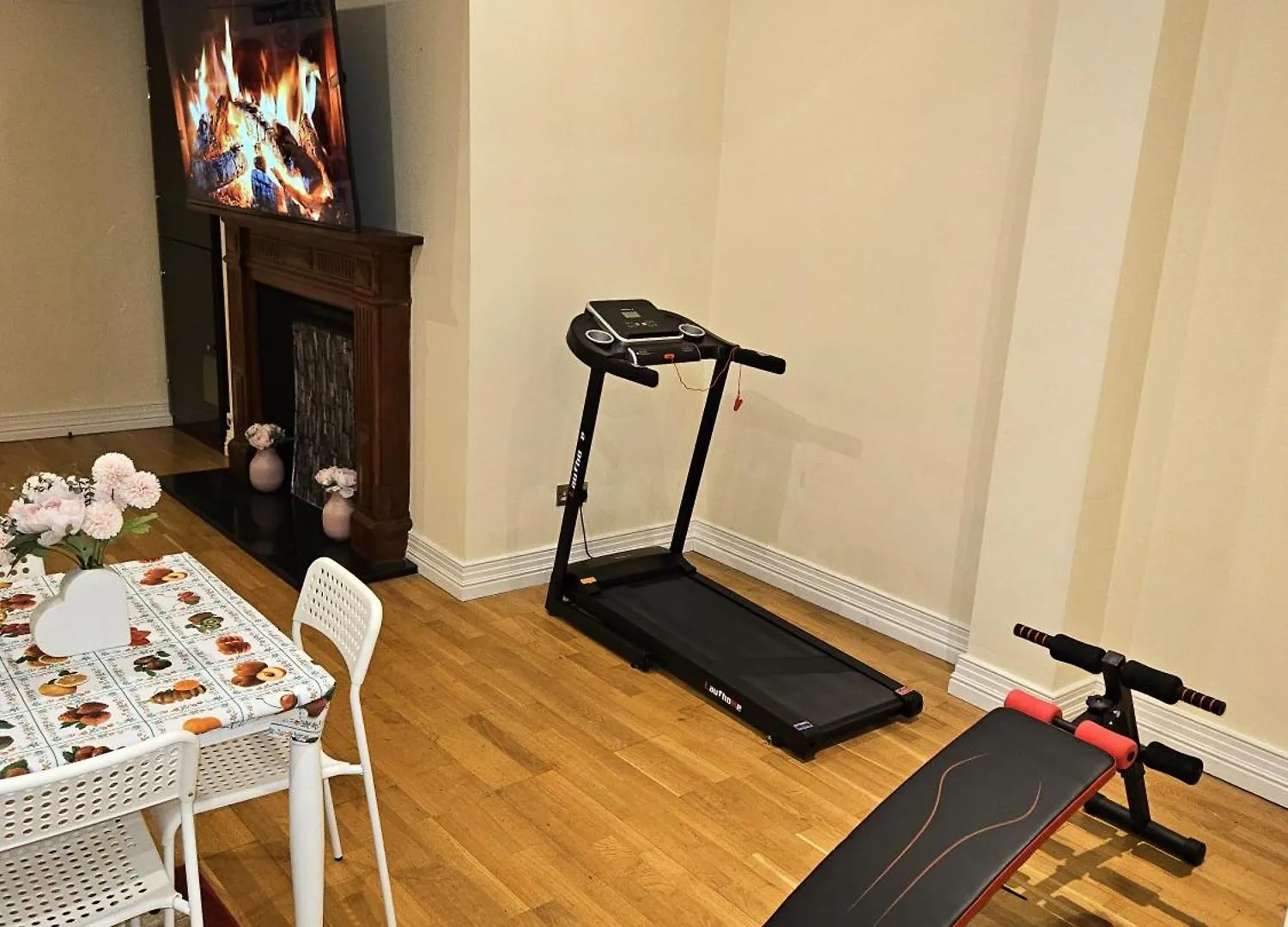 Heathrow Mansion Shuttles Apartment Uxbridge