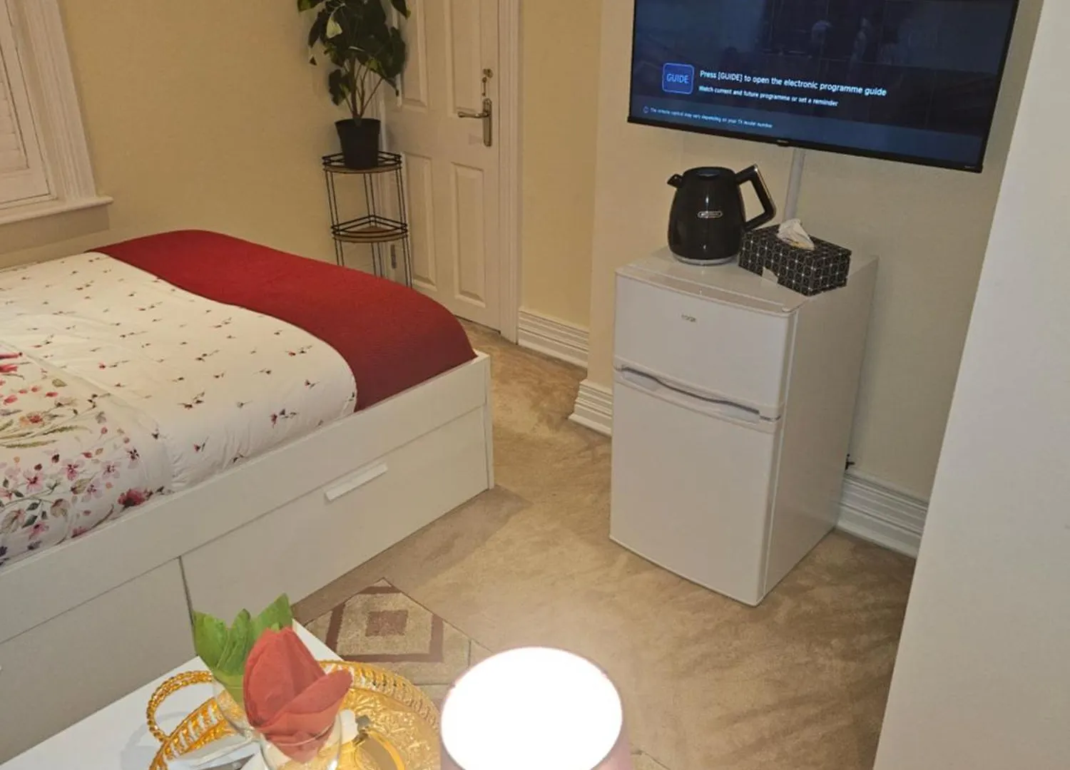 Heathrow Mansion Shuttles Apartment Uxbridge