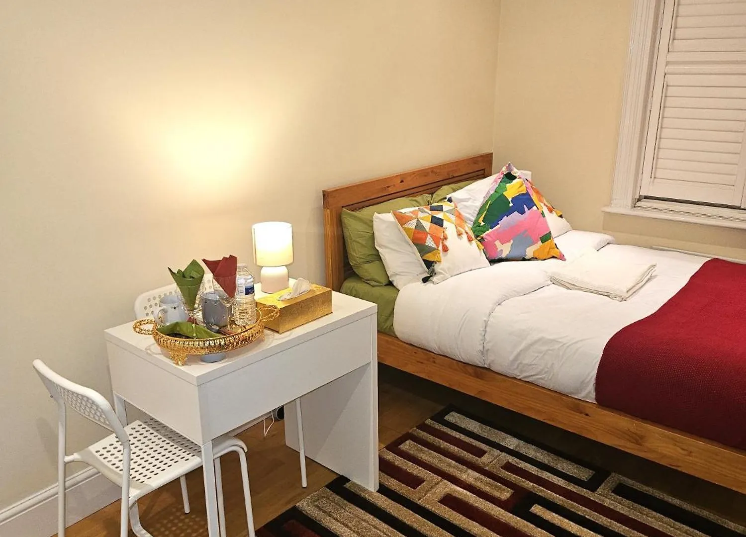 Heathrow Mansion Shuttles Apartment Uxbridge United Kingdom