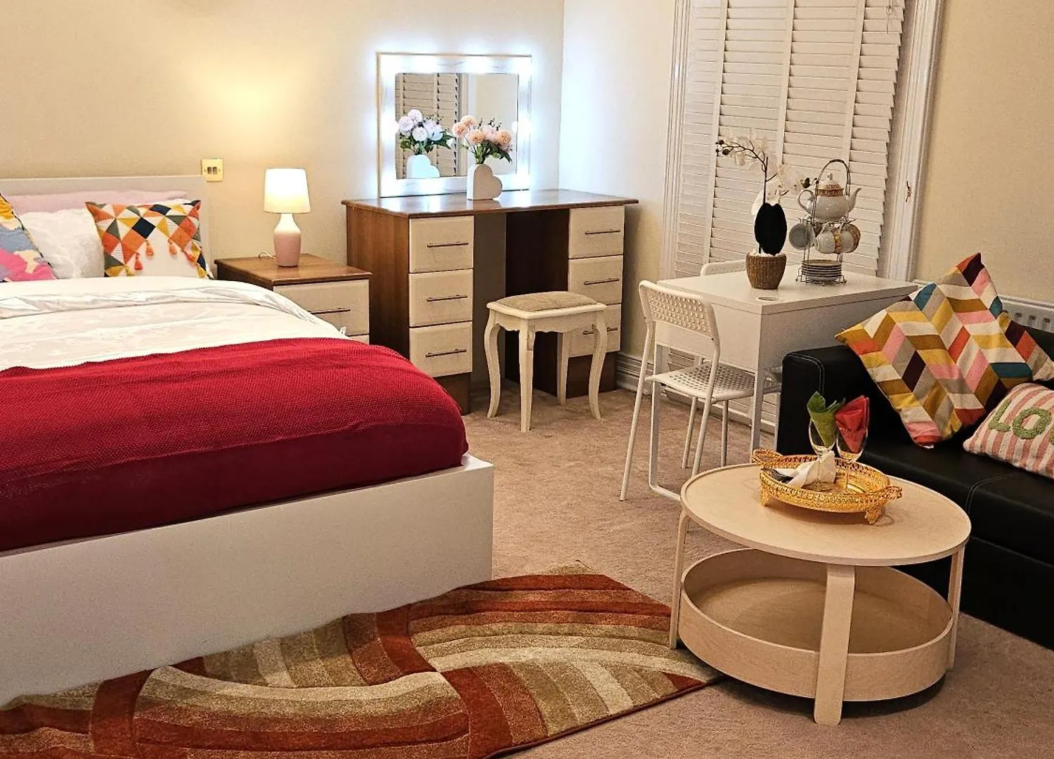 Heathrow Mansion Shuttles Apartment Uxbridge