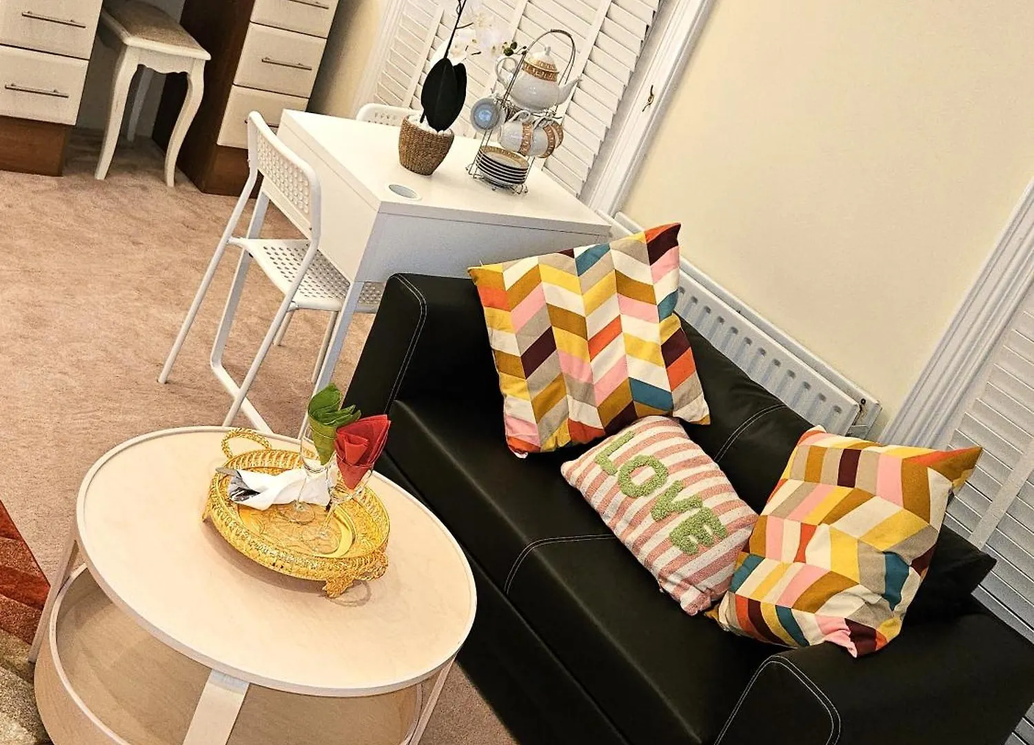 Heathrow Mansion Shuttles Apartment Uxbridge