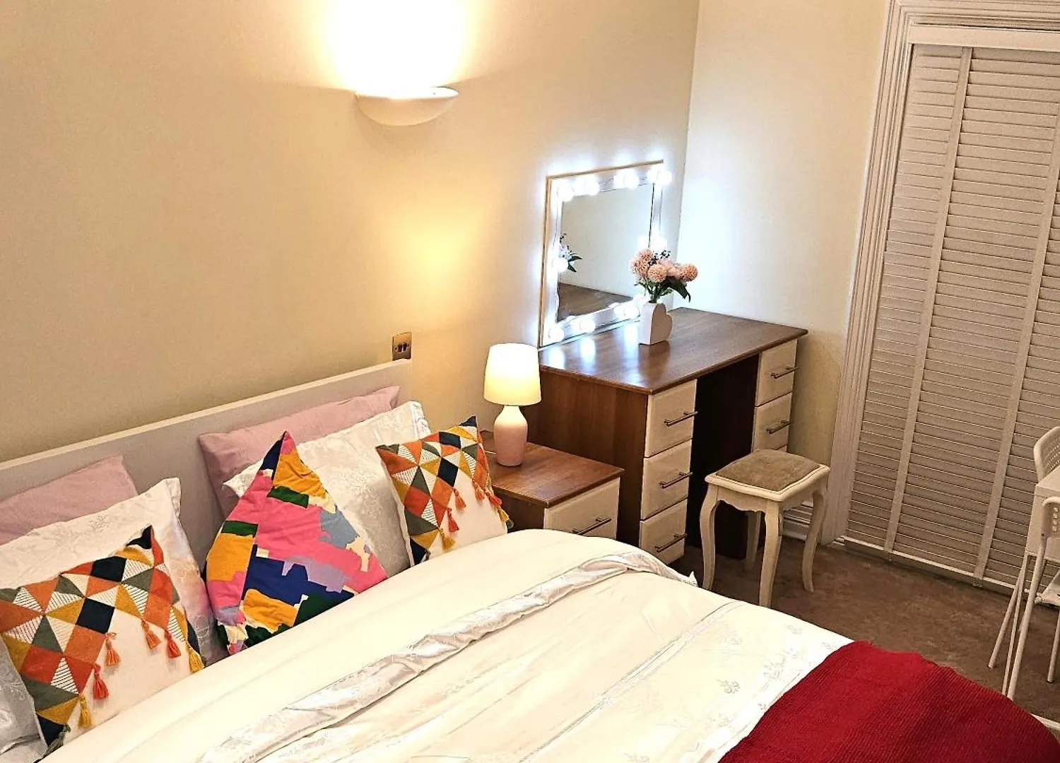 Heathrow Mansion Shuttles Apartment Uxbridge United Kingdom