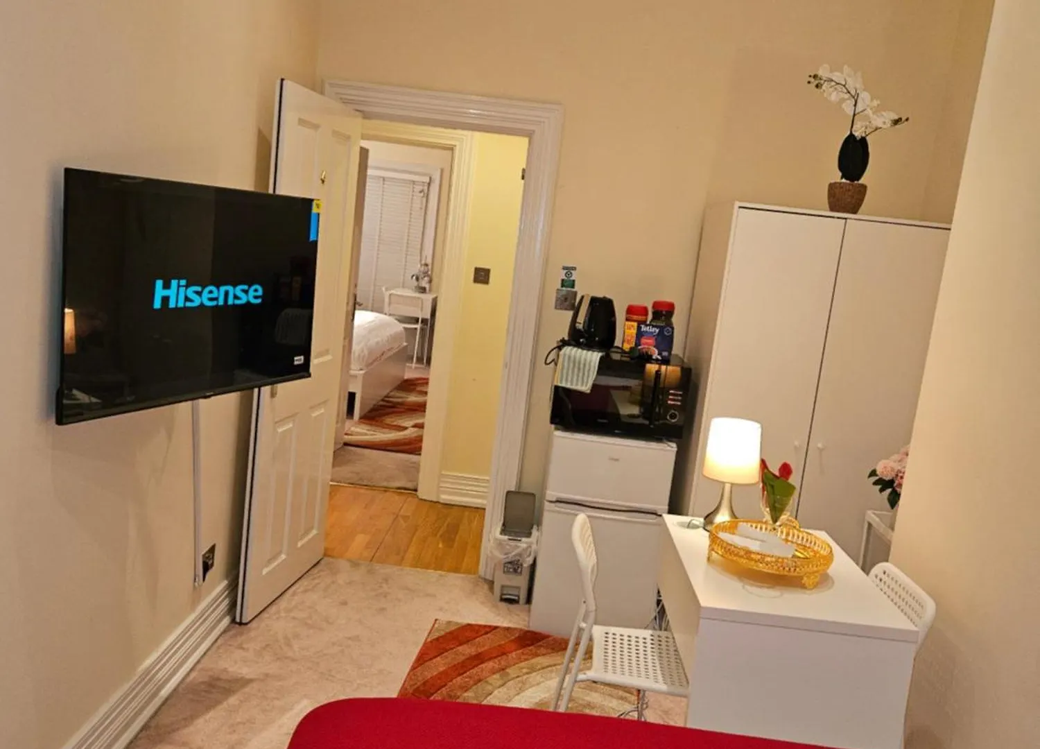 Heathrow Mansion Shuttles Apartment Uxbridge